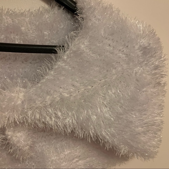 Handmade Sparkly White Shawl/Cape - Picture 2 of 4